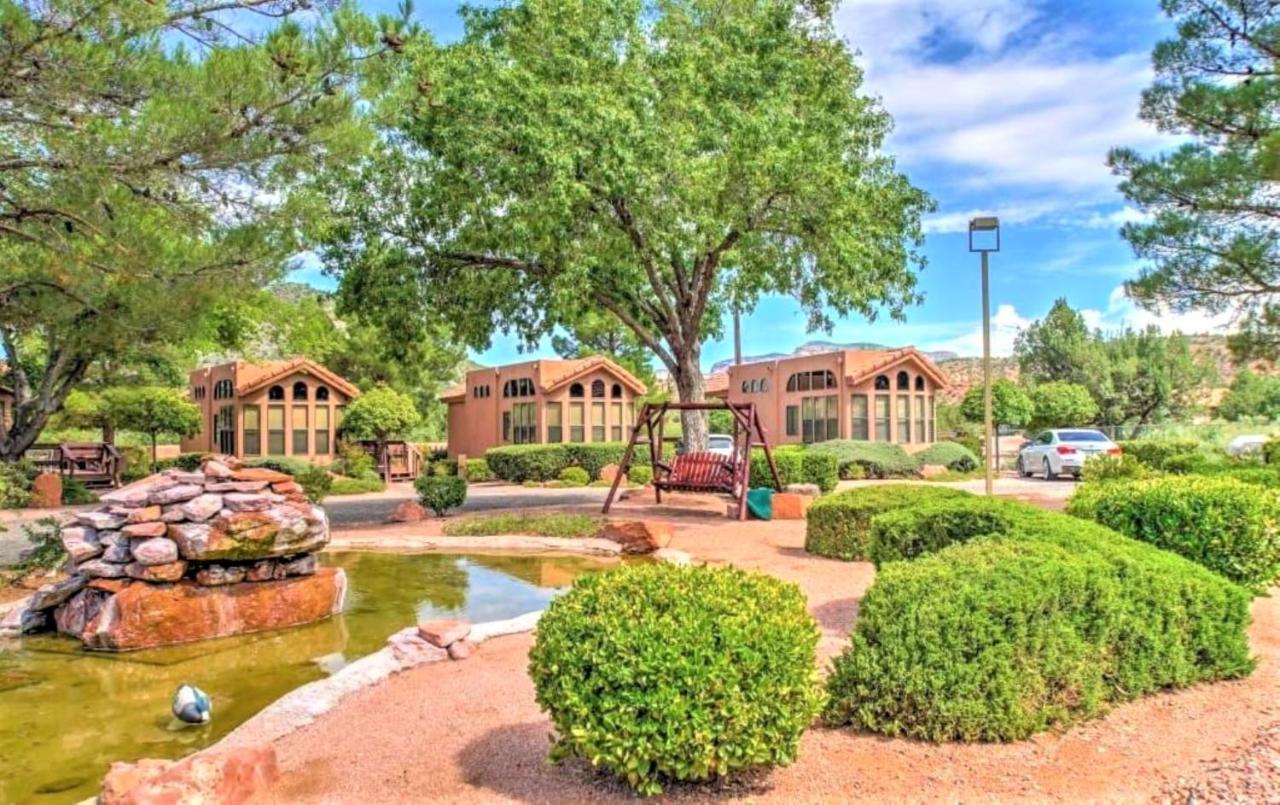 Sedona Pines Resort Exterior photo Fountains at the Village at Mountain Shadows