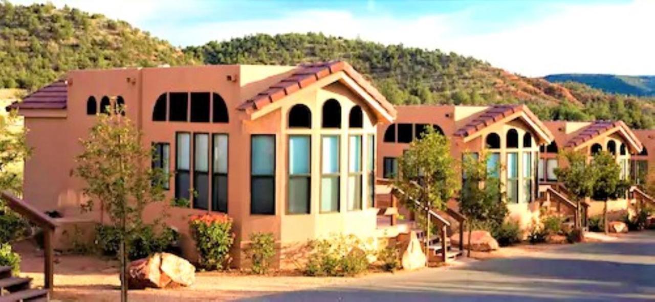 Sedona Pines Resort Exterior photo Residential homes in the Village of Oak Creek