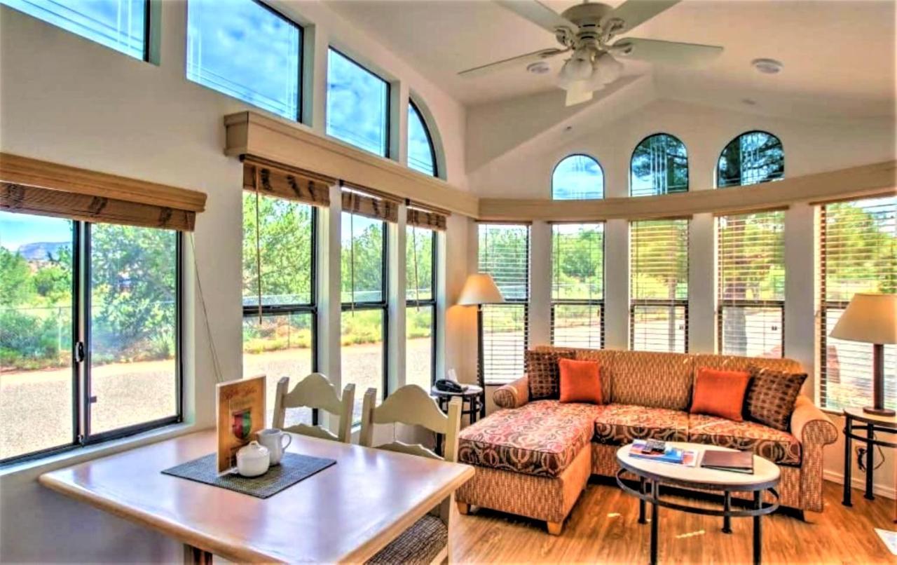 Sedona Pines Resort Exterior photo A living room in a typical home