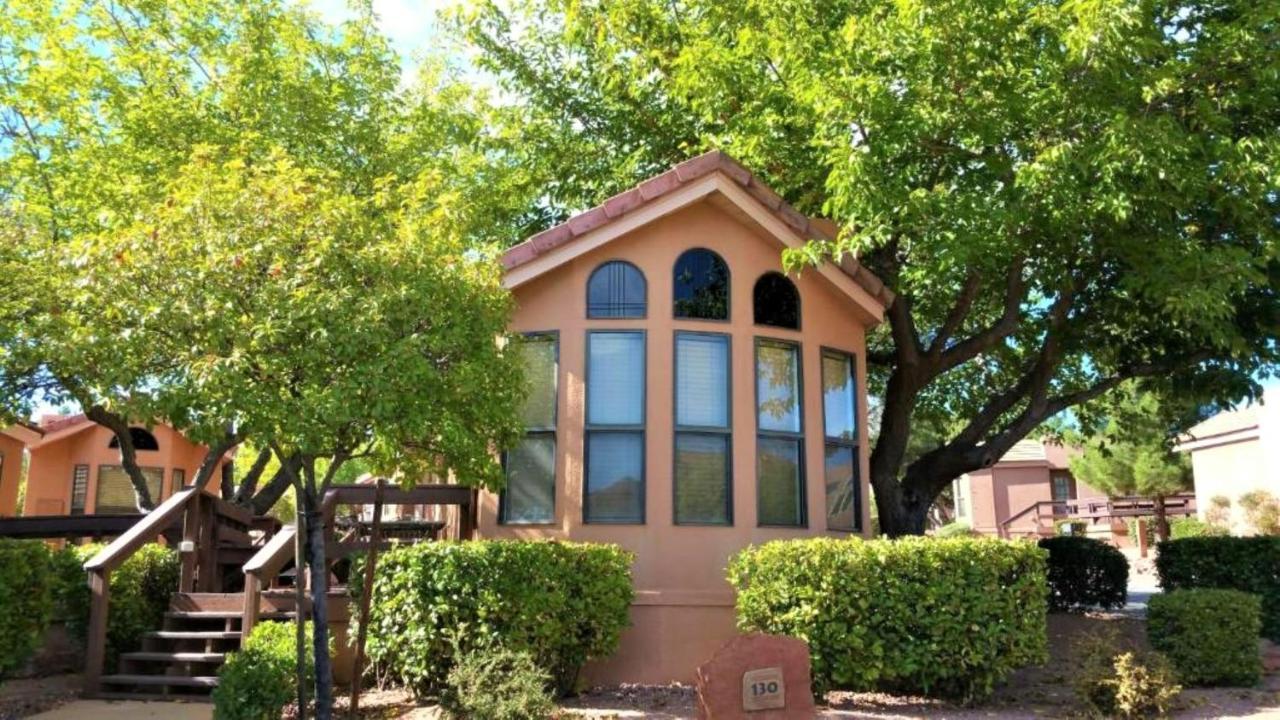 Sedona Pines Resort Exterior photo A home in the Village of Oak Creek