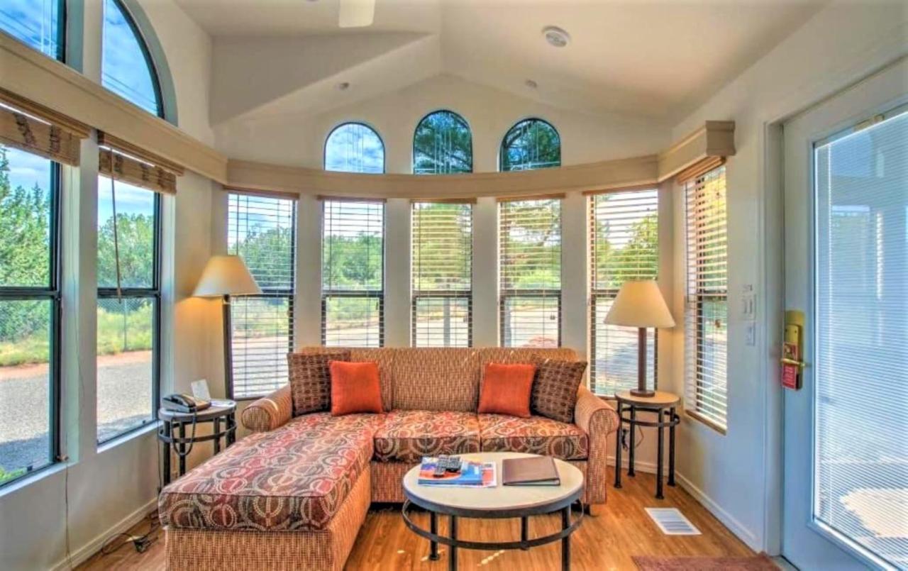 Sedona Pines Resort Exterior photo Living room