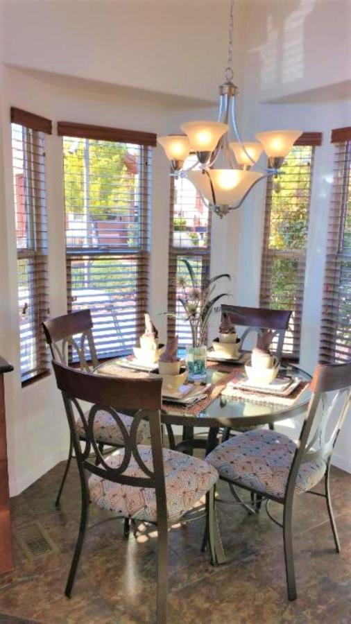 Sedona Pines Resort Exterior photo A breakfast nook