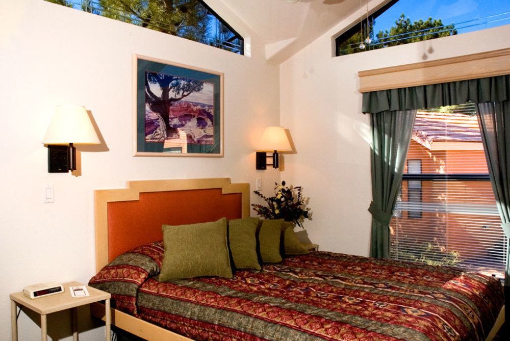 Sedona Pines Resort Exterior photo A bedroom at the Inn at the Opera